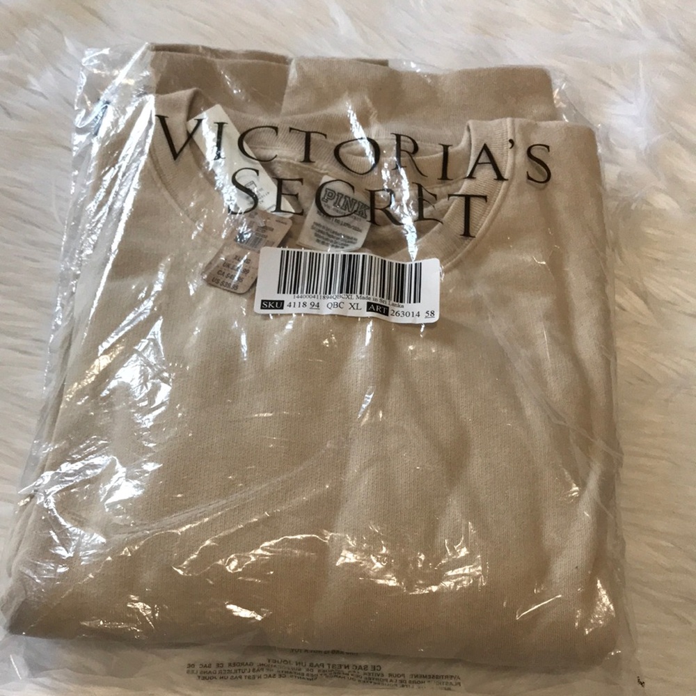 VS- PINK CREW NECK PULLOVER